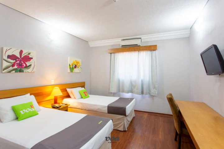 Room 9 of 35