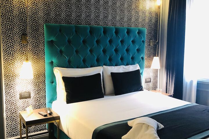 Room 44 of 80