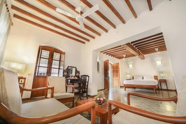 Room 3 of 20