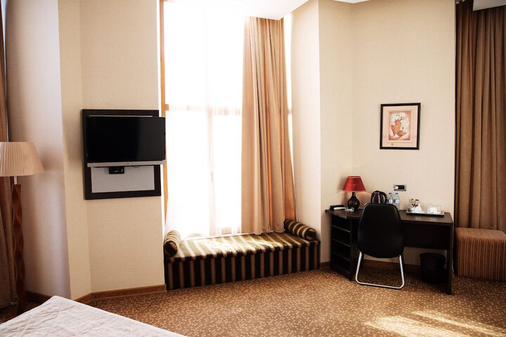 Room 14 of 46