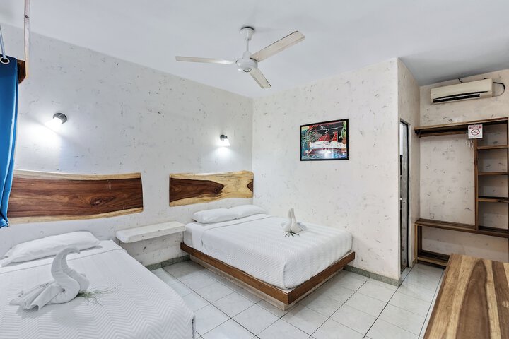 Room 9 of 20