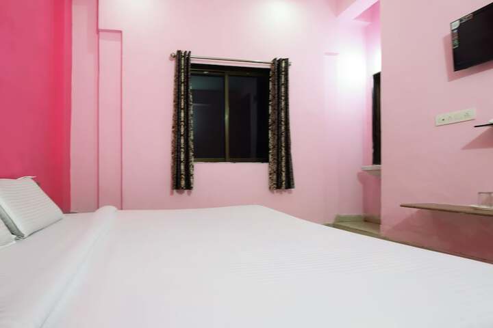 Room 15 of 21