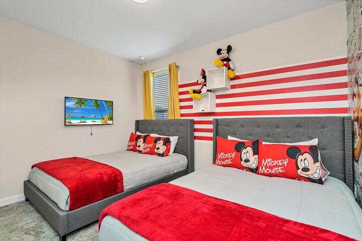 Room 8 of 46
