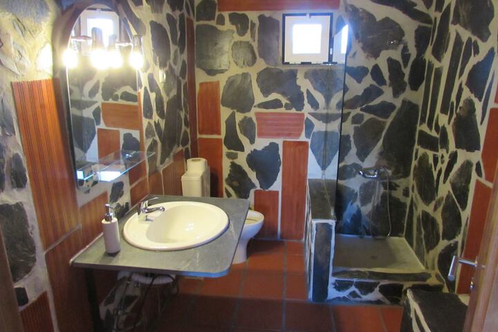 Room 34 of 70