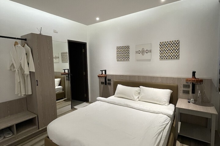 Room 21 of 72