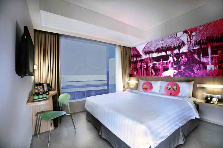 Room 10 of 30