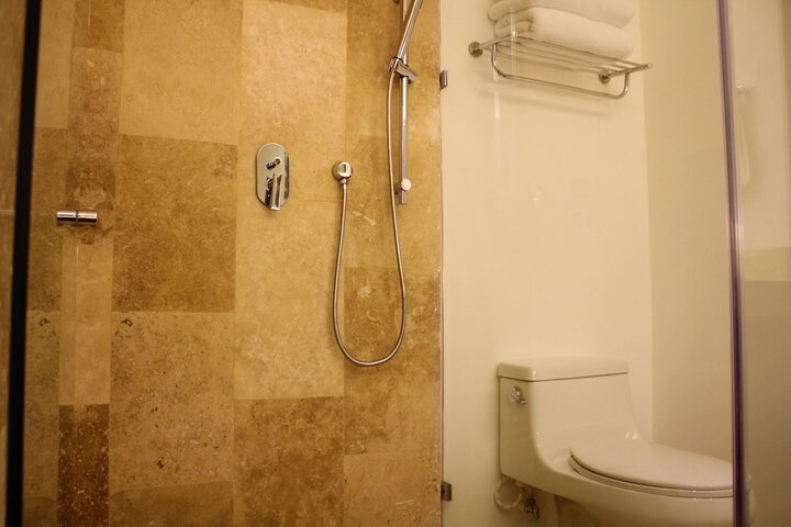 Room 16 of 36