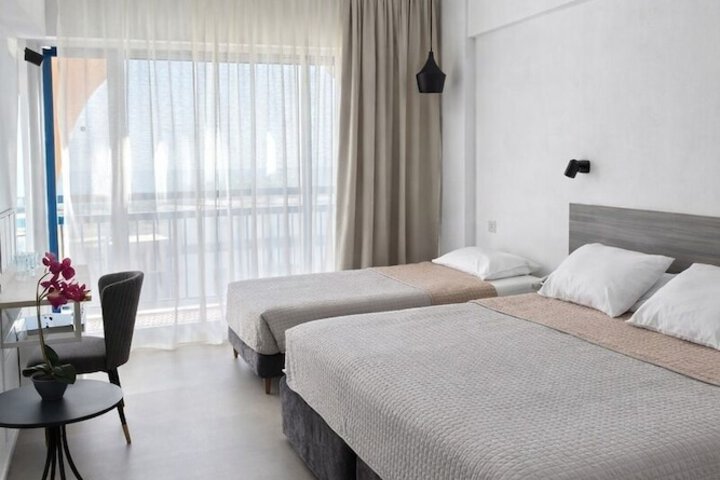 Room 35 of 65