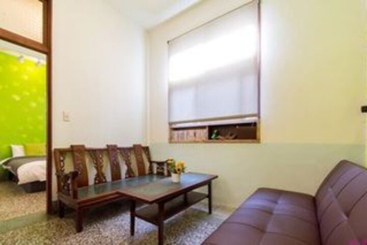 Room 10 of 15