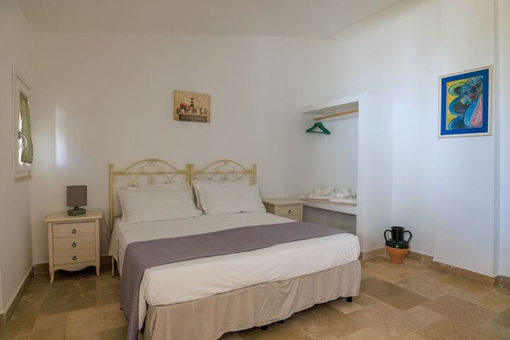 Room 10 of 80