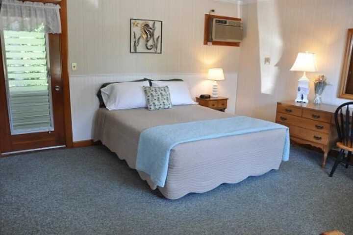 Room 5 of 167