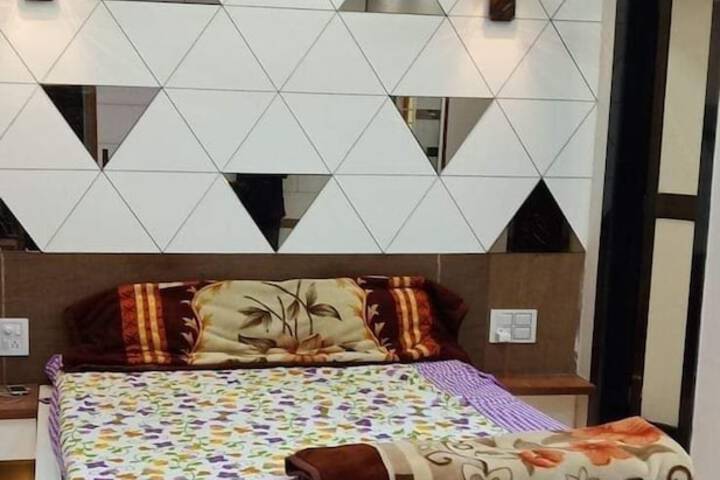 Room 2 of 17
