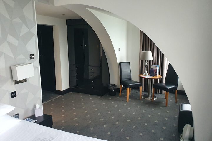 Room 53 of 118