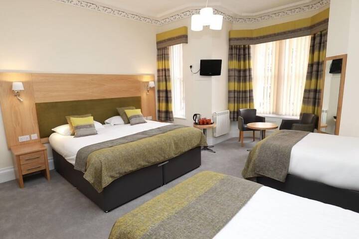 Room 6 of 22