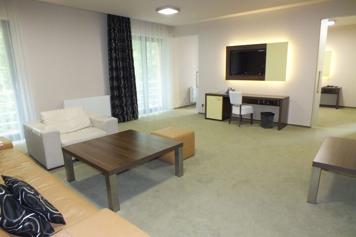 Room 20 of 34