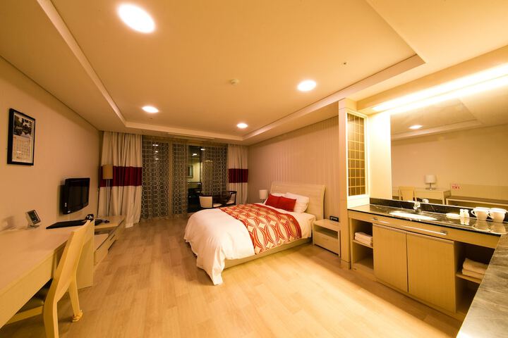 Room 20 of 30