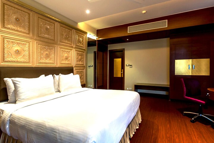 Room 5 of 29