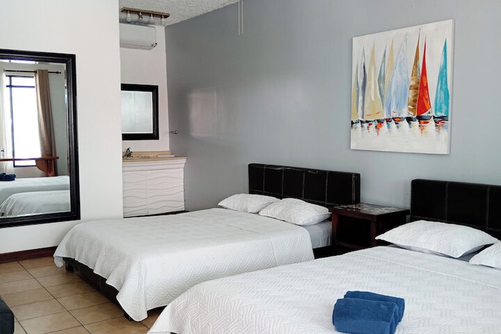 Room 5 of 40