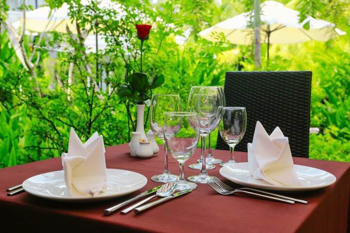 Dining 228 of 298