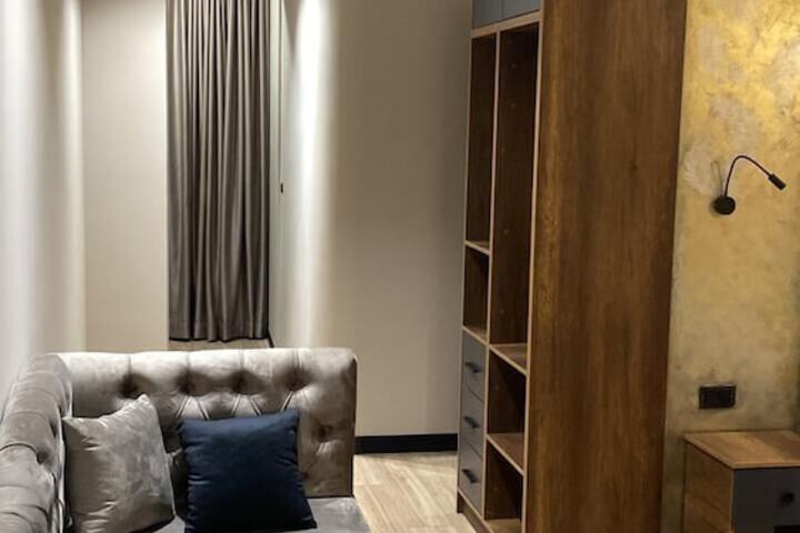 Room 11 of 16