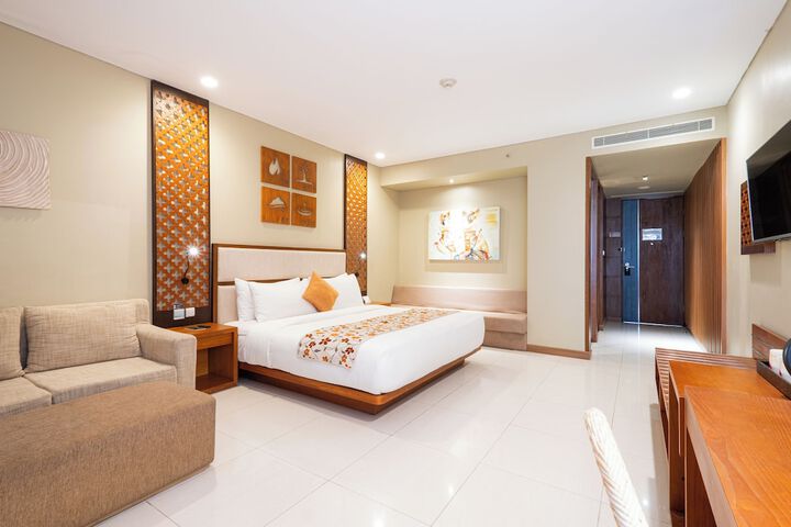 Room 3 of 65