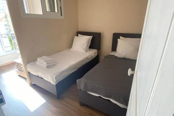Room 4 of 23