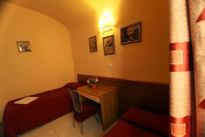 Room 6 of 20