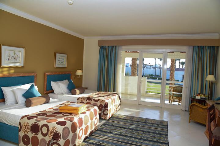 Room 32 of 155