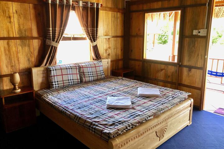 Room 8 of 139