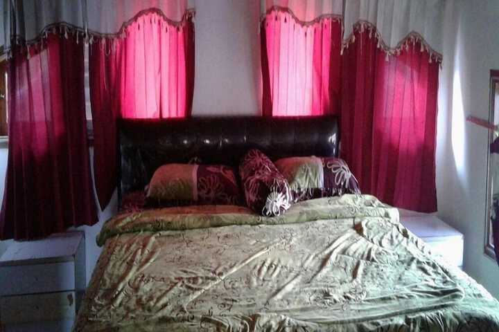 Room 4 of 25