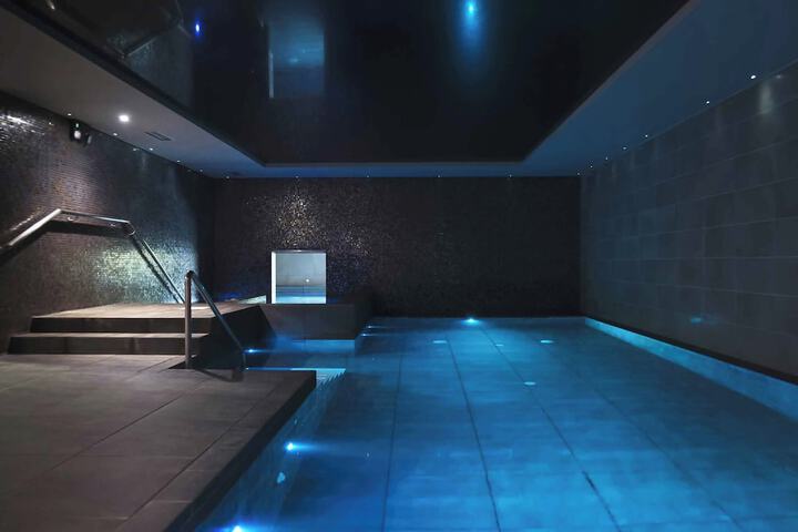 Pool 24 of 42