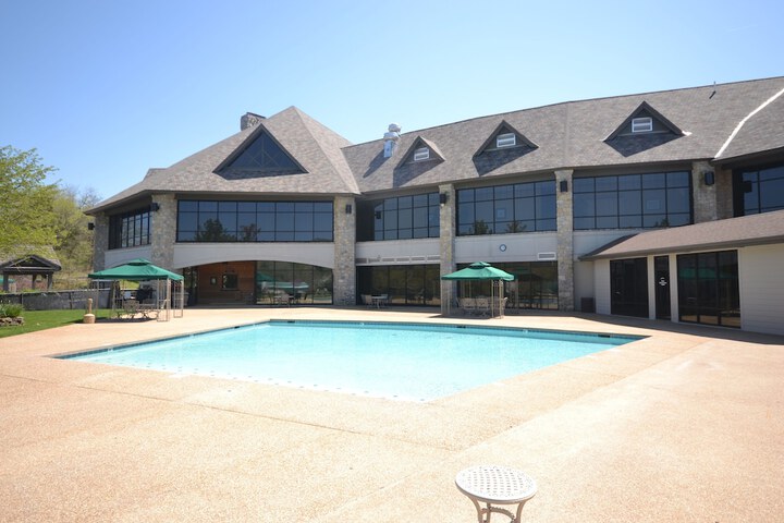 Pool 73 of 127