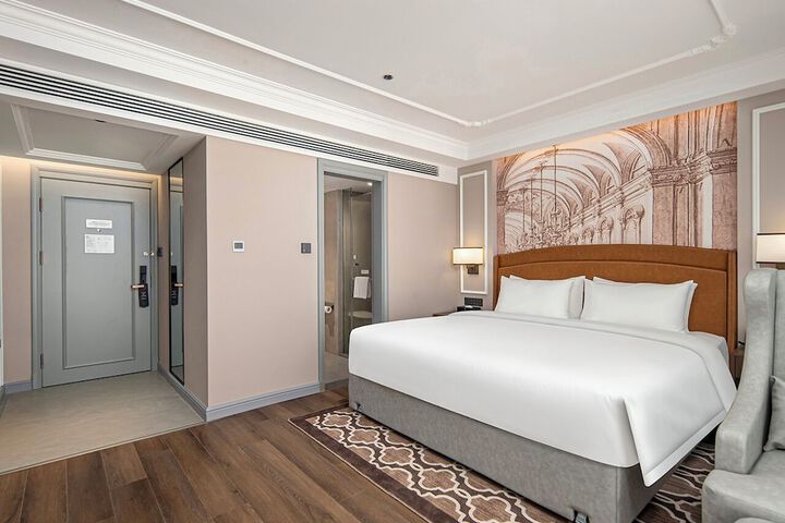 Room 4 of 31