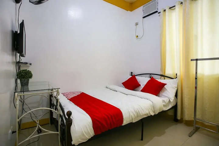 Room 4 of 13