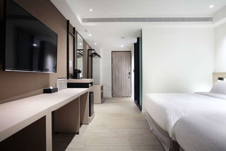 Room 3 of 67