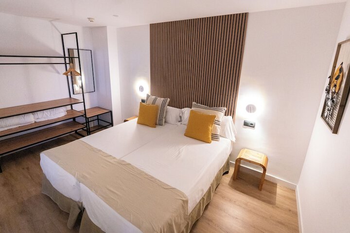 Room 15 of 78