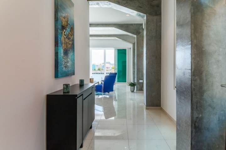 Room 6 of 27