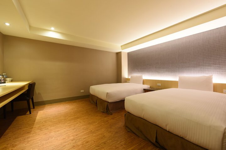 Room 2 of 50