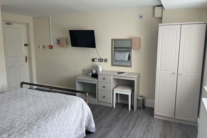 Room 10 of 44