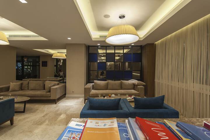 Hotel Interior 6 of 101