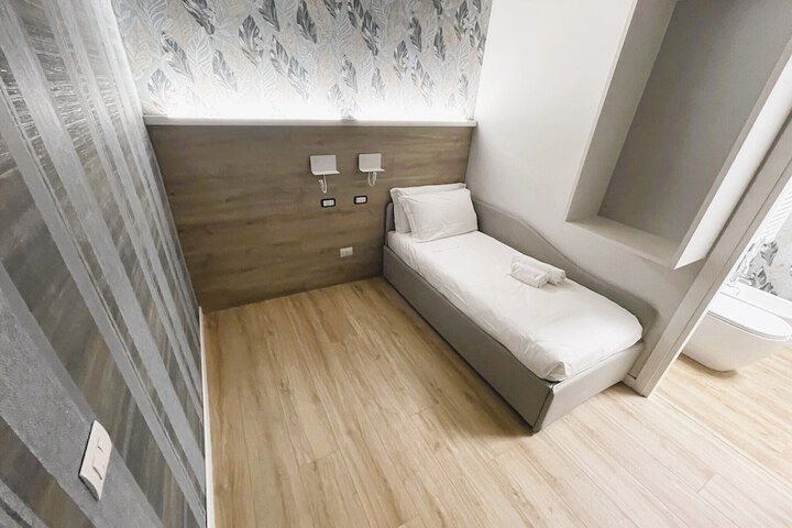 Room 4 of 58