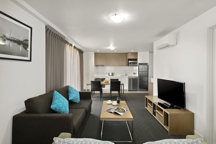 Room 9 of 26