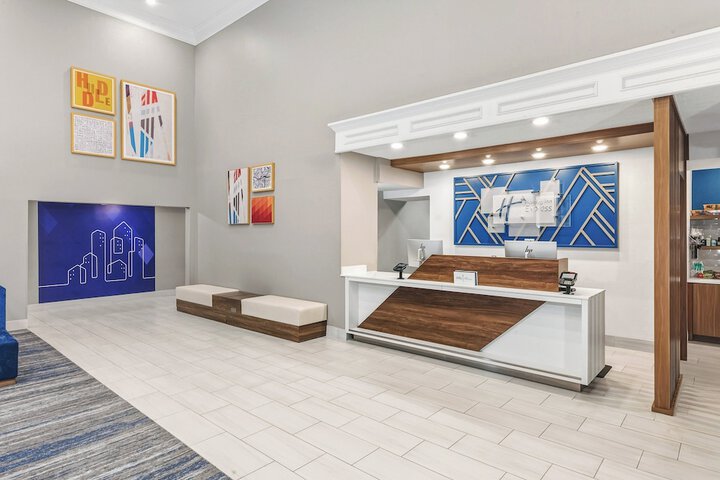 Check-in/check-out kiosk