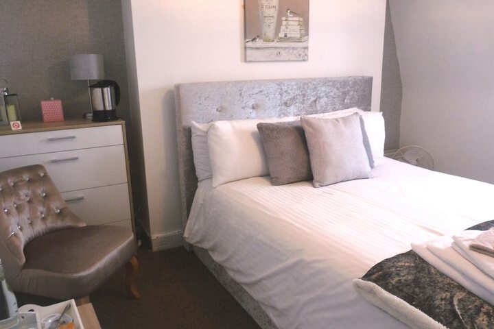 Room 12 of 84