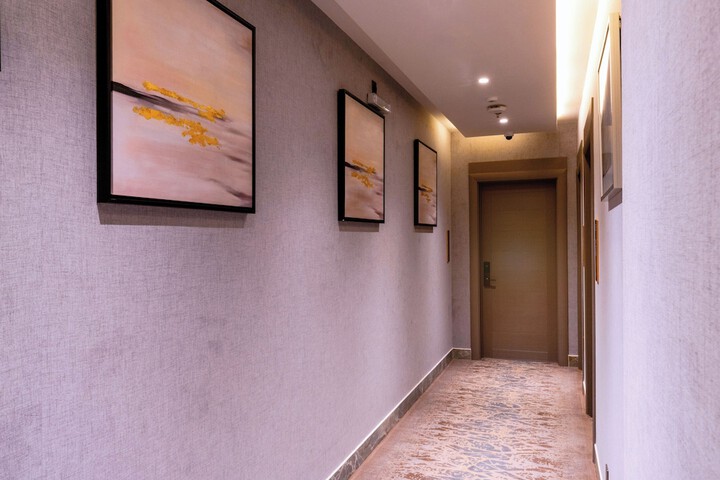 Ballroom/Hall 66 of 77