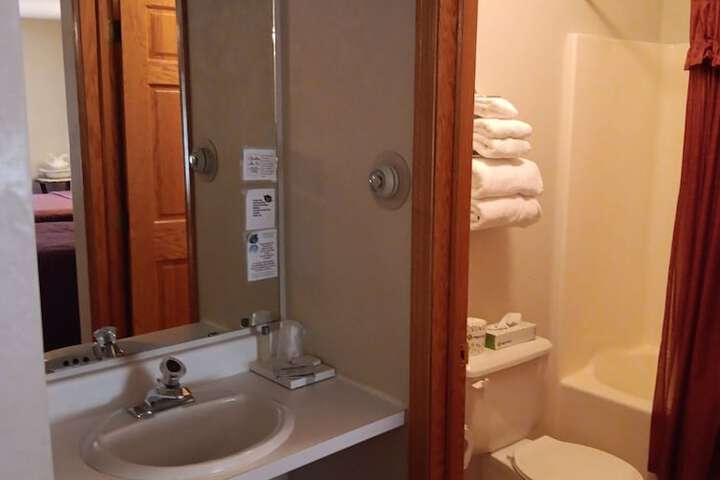 Room 28 of 38