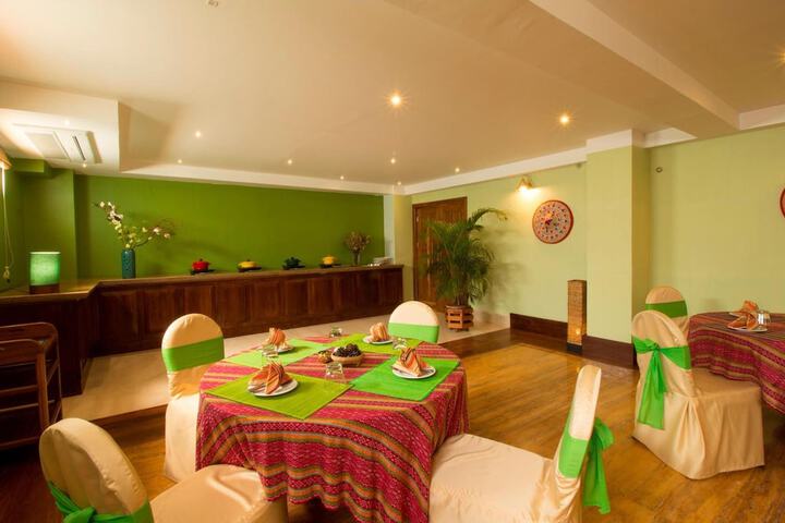 Dining Photos