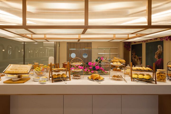 Breakfast/Coffee Service 105 of 113
