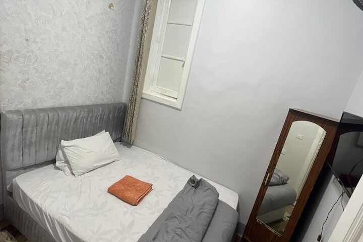 Room 9 of 50