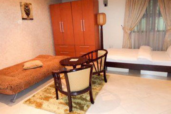 Room 5 of 23